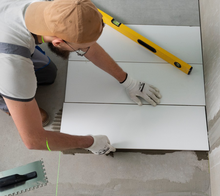 Pose de carrelage au sol – Jaffré Carrelage, finitions soignées